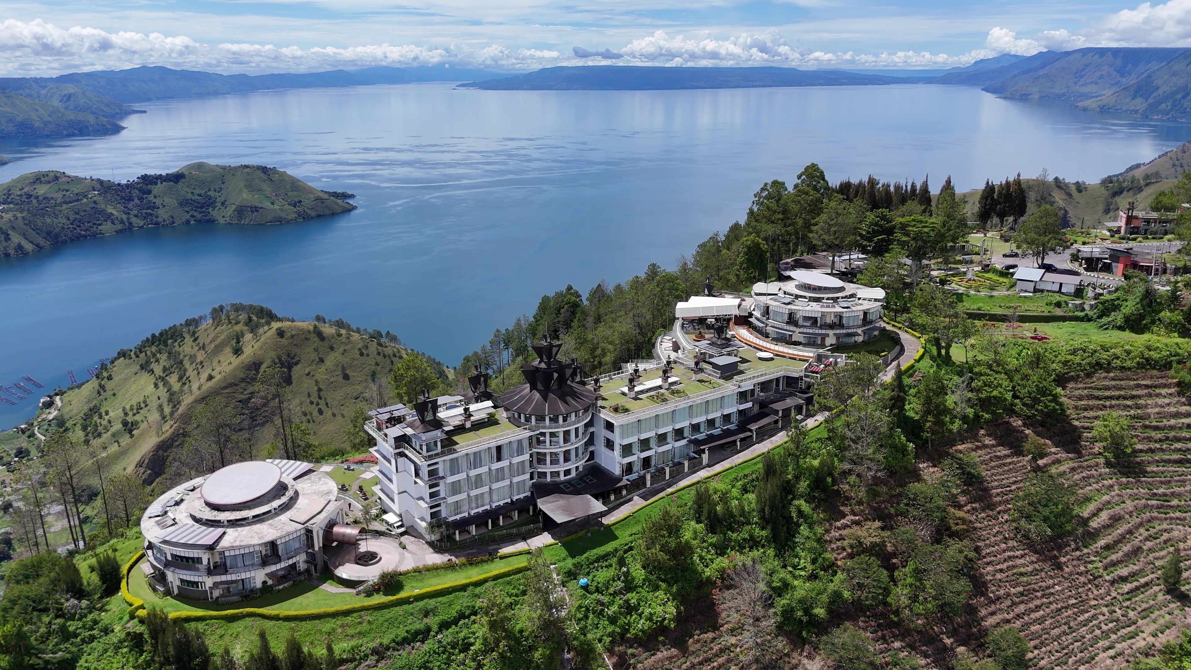 5 HARI 4 MALAM TAMAN SIMALEM & DANAU TOBA TOUR + CRUISE - Image - 4585